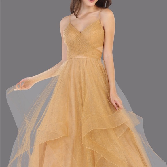 Beautiful cinderella prom dress! Tulle with a corset back :) - Picture 2 of 3